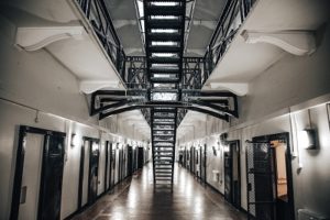 刑務所×看護師=国家公務員【優遇された競争率の高い職場を勝ち取るには】